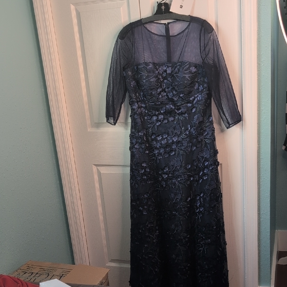 Chic Midnight Blue Floral Lace Dress